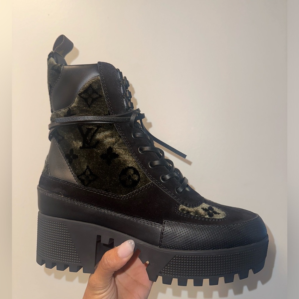 Louis Vuitton Laureate Platform Desert Boots